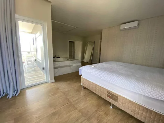 Imagem Casa mobiliada no Condomínio Caledônia com 4 dormitórios sendo 3 suítes e 4 vagas em Camboriú