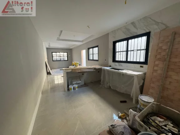 Imagem Casa à venda em Praia Grande-SP, bairro Aviação, 3 quartos, 1 suíte, 1 sala, 2 banheiros, 1 vaga, 175m²