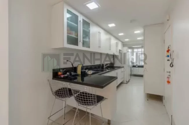 Imagem Alugue já sua cobertura no Jardim Europa, São Paulo-SP! 2 quartos, 1 suíte, 3 salas, 3 banheiros, 1 vaga, 126m².