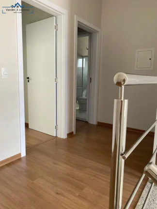 Imagem Imperdível Sobrado à Venda em Toledo-PR, Jardim La Sale II: 3 quartos, 3 suítes, 4 banheiros, 2 vagas, 200m²!
