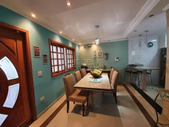 Imagem Sobrado com 170 metros quadrados de área construída, ampla sala com lareira e teto rebaixado com s...