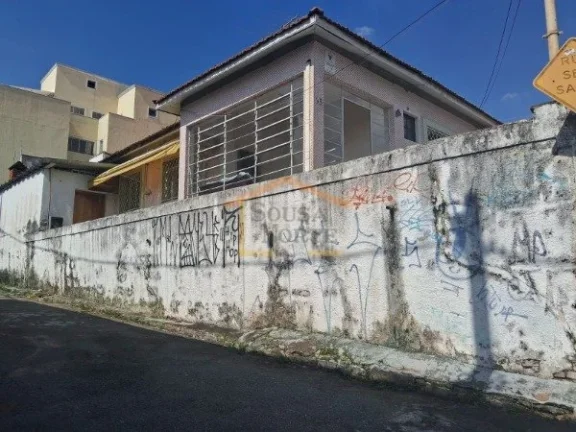 Imagem Casa Assobradada de Esquina, oferece excelente potencial de valorização, sendo uma ótima opção ...