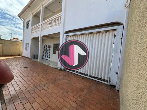 Imagem Aproveite a oportunidade de adquirir esta incrível casa localizada no bairro CPA I, em Cuiabá. Com...