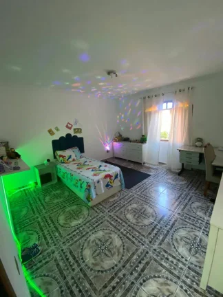 Imagem Sobrado com Design Funcional e Espaços Bem Distribuídos – Jardim Eliane