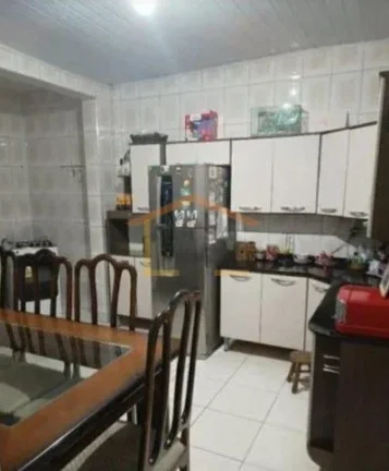 Imagem Sobrado com 110 m² de área útil, dispõe de 2 dormitórios, 2 banheiros, sala, cozinha, terraço ...
