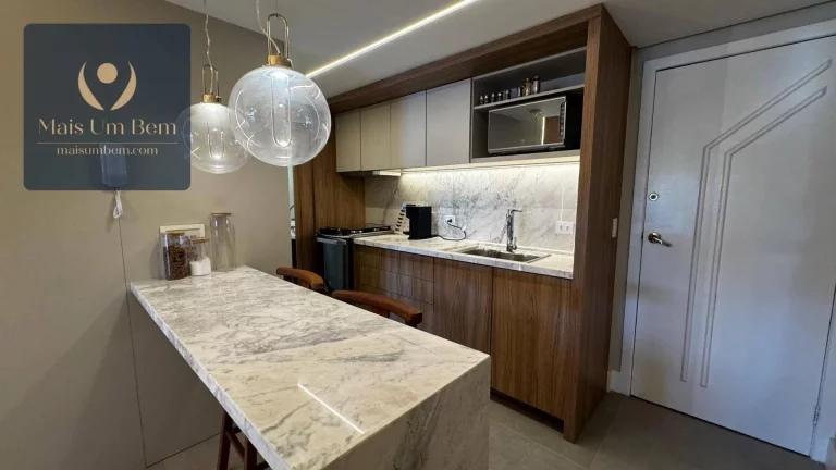 Imagem Apartamento com 2 quartos, 1 suíte, mobiliado, sacada com churrasqueira à venda, 82 m² por R$ 843.000 - Bairro Ahú - Curitiba/PR
