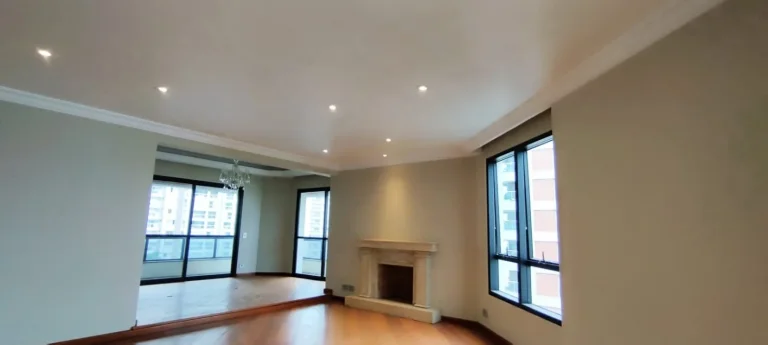 Imagem Apartamento 210 M², 4Q, 3 Suítes, 5 Banheiros, 3 Vagas, Varanda Gourmet, Academia, Playground, Quadra, Salão de Festas, Lareira, Suíte com Hidro.