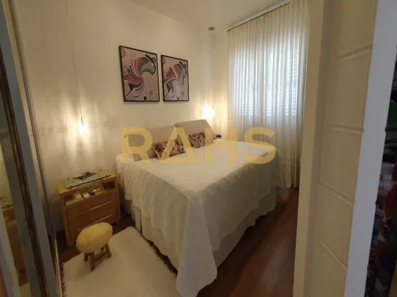 Imagem Descubra a vida luxuosa em um condomínio fechado com este incrível imóvel de 2 andares com 3 quar...