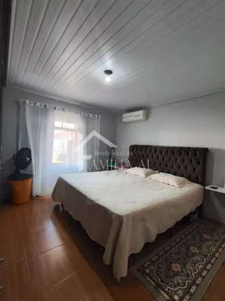 Imagem Casa com Piscina no Aventureiro