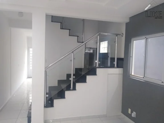Imagem Vendo uma Linda Casa sobrado 3 quartos sendo 1 suíte no Jardim Satélite