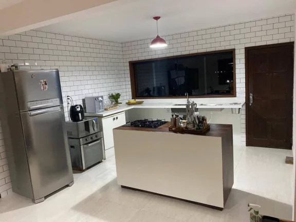 Imagem Linda casa a venda em área nobre da cidade de Nova Friburgo.
