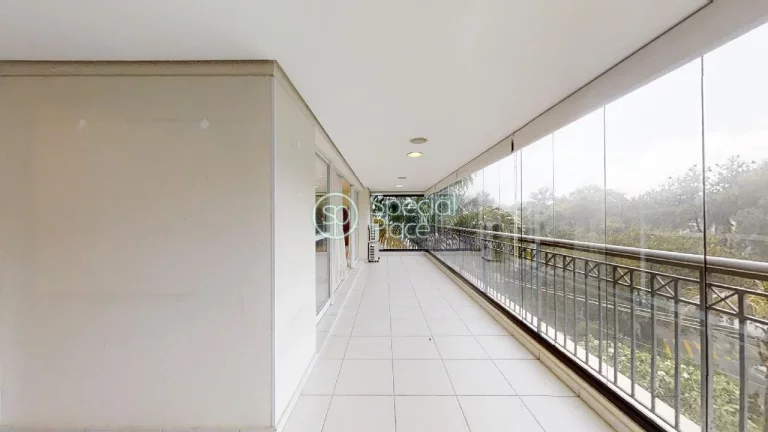 Imagem Apartamento com 220m² na Granja Julieta voltado para a Hípica de Santo Amaro. Amplo living com var...