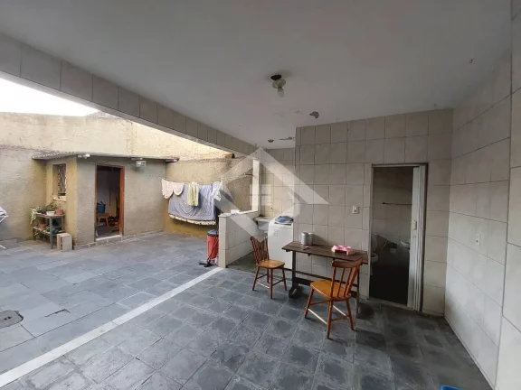Imagem Casa duplex com 5 quartos, área externa, terreno 250 m². Campo Grande
