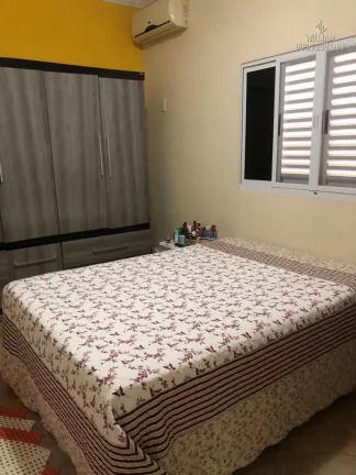 Imagem CASA ISOLADA - 3 QUARTOS SENDO 1 SUÍTE, JD IMPERADOR - PRAIA GRANDE/SP