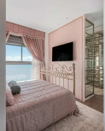 Imagem Apartamento com 4 dormitórios à venda sendo 4 suítes, 166.0 m² por - R$ 7.788.000,00 - Meia Praia - Itapema/SC