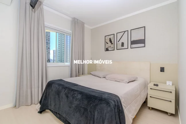 Imagem Apartamento com 3 dormitórios e 2 Vagas de garagem no centro de Balneário Camboriú.