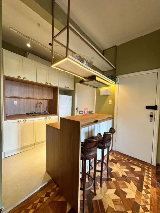 Imagem Apartamento Porteira fechada Frente Praia com 1 dormitório à venda, 67 m² por R$ 710.000 - Gonzaga - Santos/São Paulo