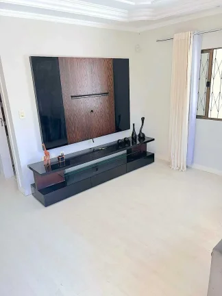 Imagem Casa com 2 dormitórios sendo 2 suítes e 3 vagas de garagem em Balneário Camboriú/SC