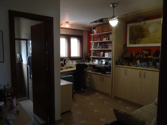 Imagem Linda casa rústica com acabamentos impecáveis, 4 suítes, sendo uma no térreo, para venda ou loca...