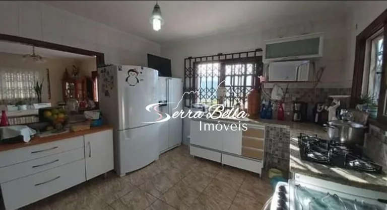 Imagem Casa com 4 dormitórios à venda, 242 m² por R$ 850.000,00 - Fazendinha - Teresópolis/RJ