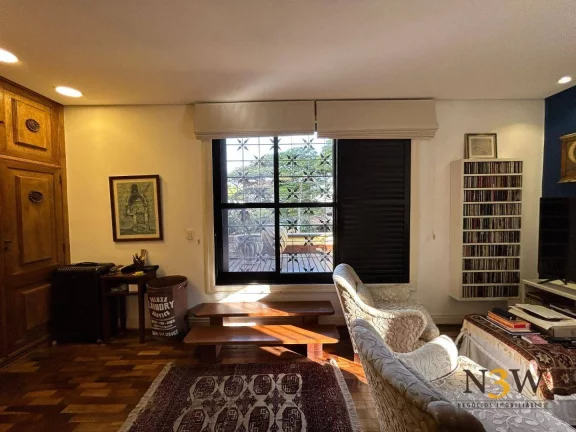 Imagem Casa à venda no Pacaembu São Paulo SP com 455m² de área construída, 5 dormitórios (4 suítes) e 6 vagas de garagem
