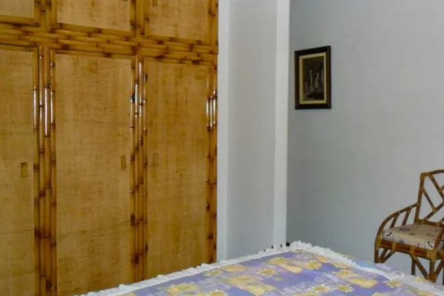 Imagem Enseada - Apartamento à 100 metros da praia - Região do Fórum.