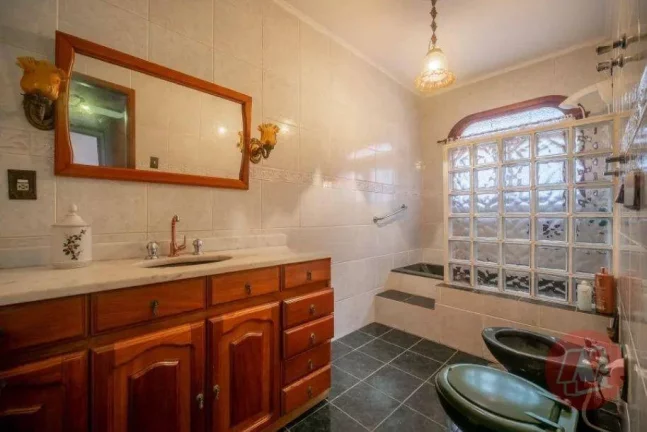 Imagem Casa com 3 dormitórios, 299 m² - venda por R$ 2.385.000,00 ou aluguel por R$ 23.499,00/mês - Boa Vista - Porto Alegre/RS