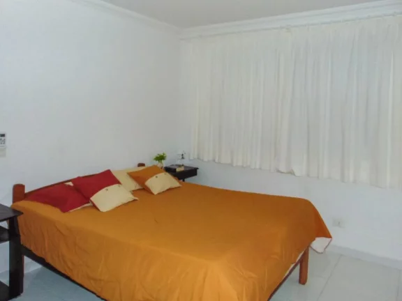 Imagem PRAIA DE PITANGUEIRAS, 100 M² DE ÁREA ÚTIL, VARANDA COM VISTA PARA O MAR, LINDO, TODO REFORMADO, 1 QUADRA DA PRAIA, GARAGEM.