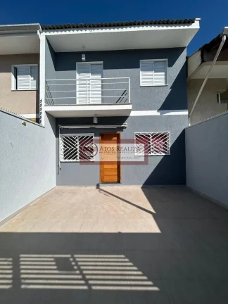 Imagem Sobrado à Venda no Jardim Ubirajara, Região de Interlagos SP, 2 Suítes, Lavabo, 2 vagas de Garagem, 70m²