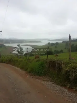 Imagem JOANÓPOLIS. LINDA CHÁCARA NA BEIRA DA REPRESA, com acesso a água !