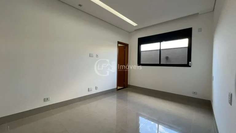 Imagem Imperdível Casa à Venda em Campo Grande-MS, Residencial Shalom: 3 quartos, 3 suítes, 3 salas, 2 banheiros, 4 vagas, 182,13 m²!