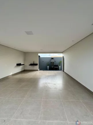 Imagem Casa à Venda no Afonso Queiroz em Patos de Minas – 3 Quartos, Suíte, Churrasqueira e Mais