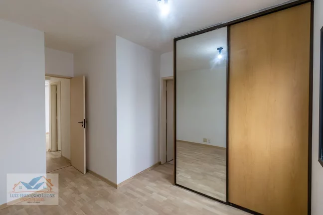 Imagem Apartamento à Venda, 2 dormitórios cxom 1 suíte, 2 vagas. Vila Olimpia. R$ 950.000,00