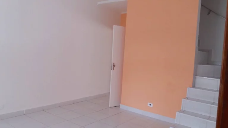 Imagem Sobrado 166m² 2 Dormitorios Grandes mais 1 Edicula e 2 Vagas de Garagens
