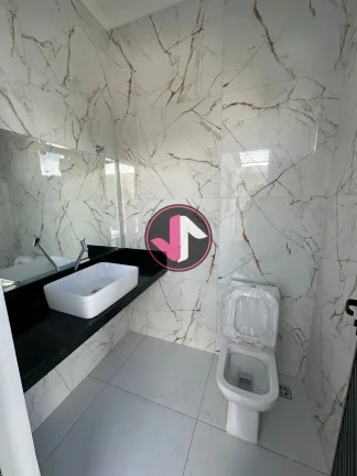 Imagem Este parece ser um anúncio bastante detalhado de uma propriedade no Bairro Jardim Califórnia, em C...