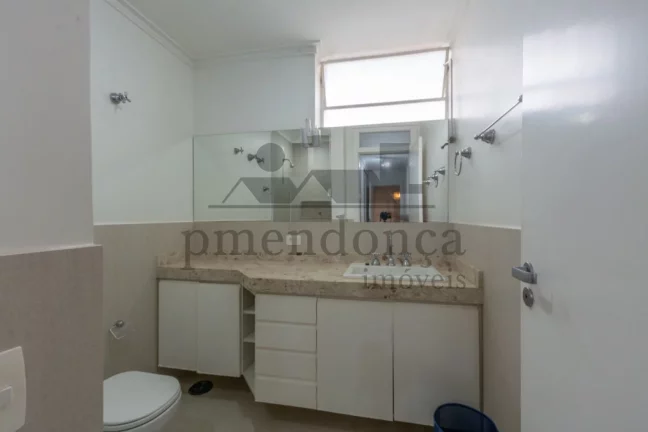 Imagem Apartamento reformado em Higienópolis com 188m², pronto para morar.