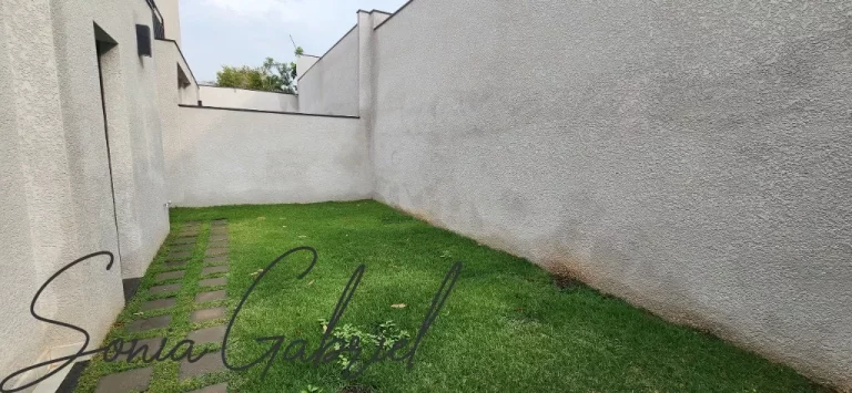 Imagem Imperdível! Casa em condomínio à venda em Vinhedo-SP, bairro Villaggio Maranello, 3 quartos, 3 suítes, 2 salas, 4 banheiros, 2 vagas, 145m². Imagem Imperdível! Casa em condomínio à venda em Vinhedo-SP, bairro Villaggio Maranello, 3 quartos, 3 suítes, 2 salas, 4 banheiros, 2 vagas, 145m².