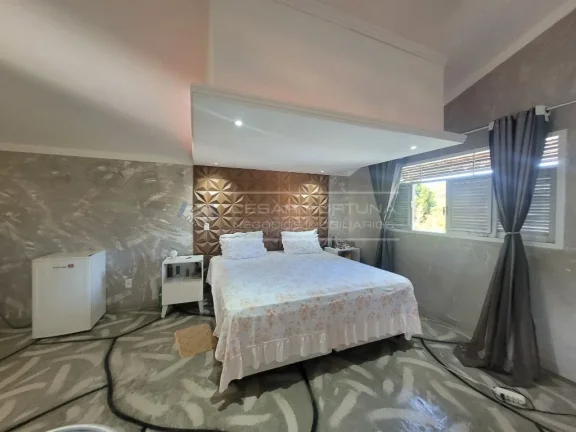 Imagem F01 - Imperdível! Casa com Piscina, Jardim e 4 Quartos em Terreno de 1.000 m²