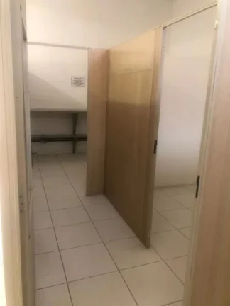 Imagem Salão comercial à venda em Sorocaba-SP, Parque Vitória Régia: 2 salas, 3 banheiros, 3 vagas de garagem, 226m². Aproveite!