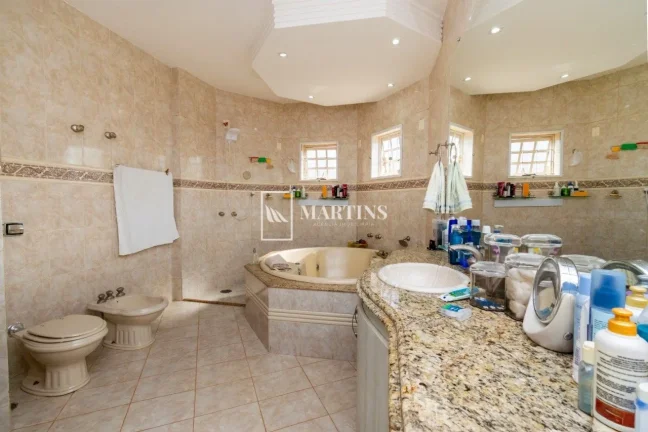 Imagem Imagine viver em uma casa onde cada detalhe foi pensado para elevar sua qualidade de vida. São 700m...