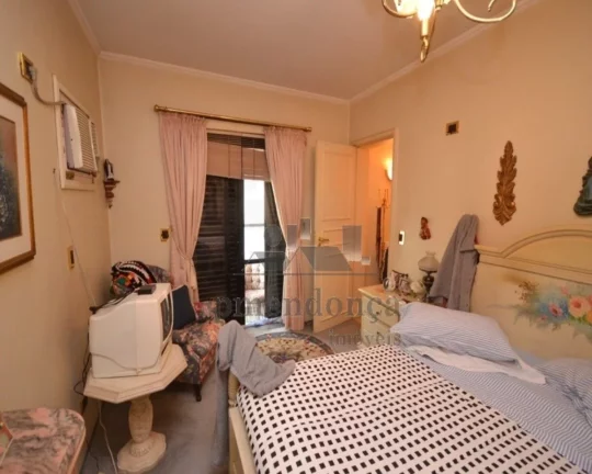 Imagem Excelente apartamento, living para 3 ambientes, com lareira, piso em tabuas largas, ampla varanda, 3...