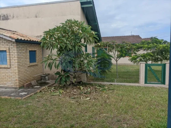 Imagem Casa á venda com 3 dormitórios na Bela Torres em Passo de Torres/SC