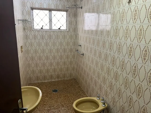 Imagem Aluguel de Casa de Alto Padrão em Sorocaba-SP, Jardim Eltonville: 3 Quartos, 1 Sala, 3 Banheiros, 3 Vagas, 345m².