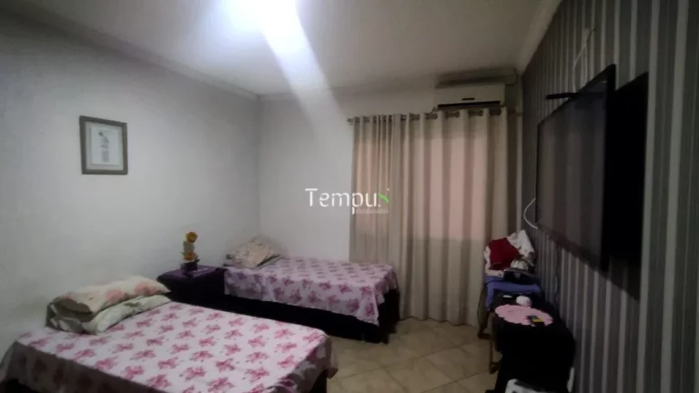 Imagem Casa Terrea, 4 quartos, piscina e churrasqueira, em Setor Bueno, Goiânia/GO