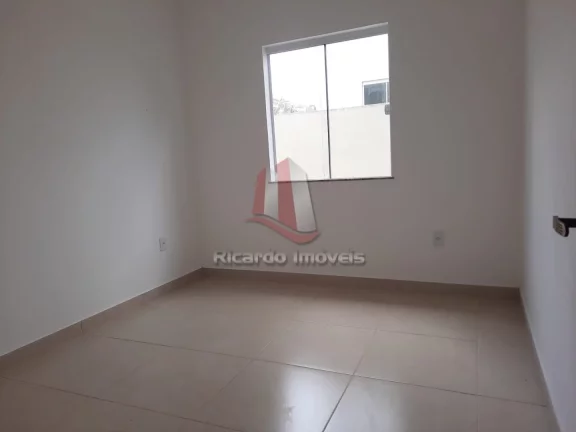 Imagem Casa Independente Linear c/ 100 m² à Venda na Vila do Peró