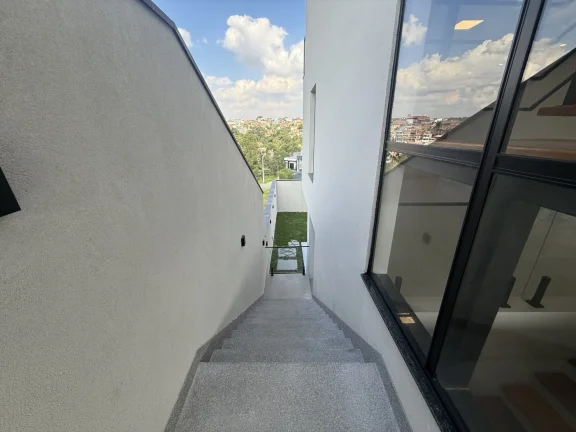 Imagem Casa à Venda, com 4 Vagas e Salão de Lazer