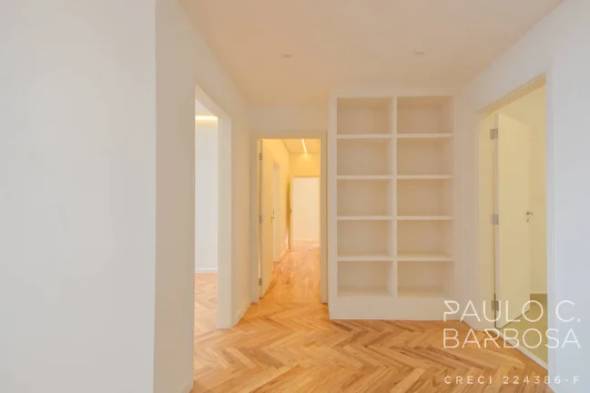 Imagem Jardins Venda - 3 Dormitórios (1 Suíte) - 2 Vagars - 187m²