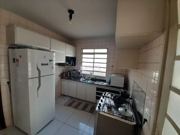 Imagem Casa à venda no bairro Beija-Flor II, Uberaba: 2 dormitórios, móveis planejados.