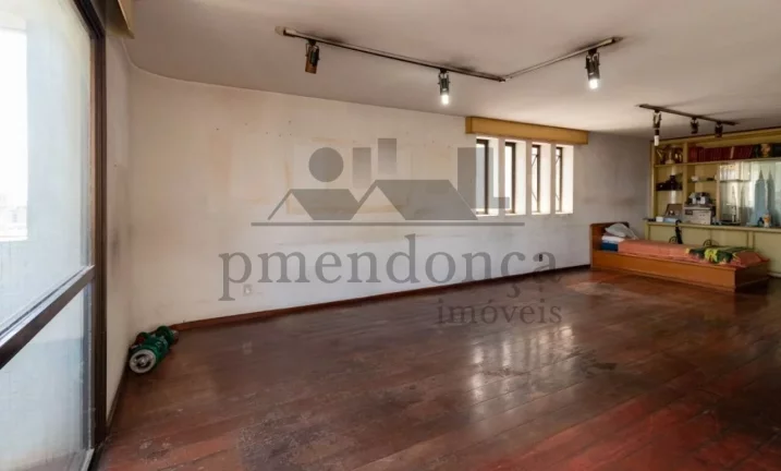Imagem Apartamento na Rua Monte Alegre com 220m² para ser reformado, 3 suítes e 2 vagas.