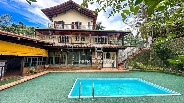 Imagem Casa com 4 dormitórios à venda, 263 m² por R$ 1.150.000,00 - Bom Retiro - Teresópolis/RJ